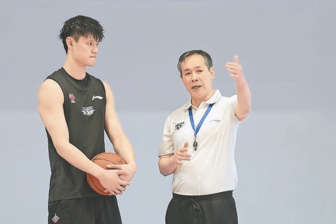 篮球体能趣味训练十法是什么_1